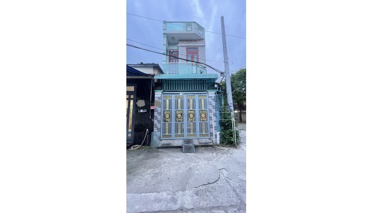 Chỉ cần hơn  2 tỷ xíu là đã sở hữu được căn góc 2 tầng , đường ô tô quay đầu, shr, bhhB, btân.