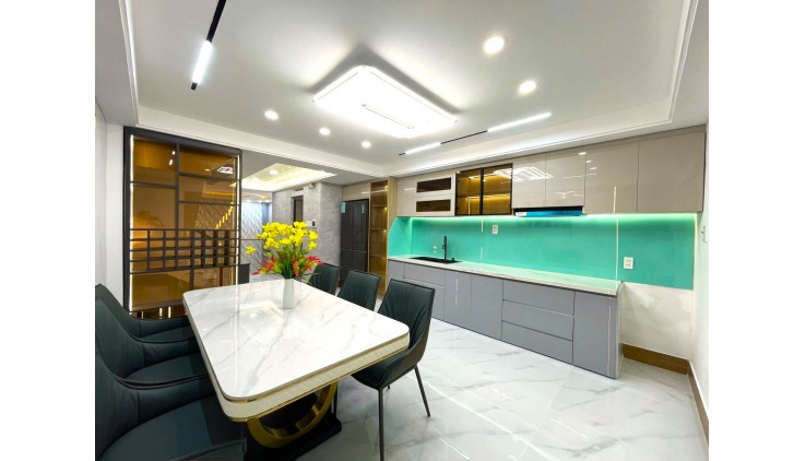 Bán nhà Nguyễn Tri Phương Quận 10,HXH (4x10) 3 tầng chỉ 6.2  tỷ.