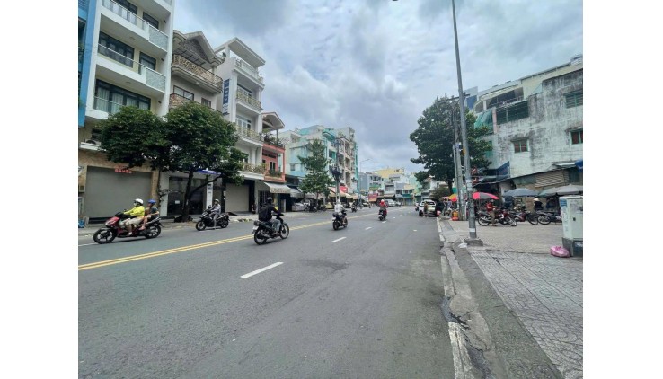 * Bán Nhà Nguyễn Chí Thanh Hẻm Xe Tải Ngang hiếm5.6mX18 Nhà mới, thiết kế đẹp Vào Ở Ngay