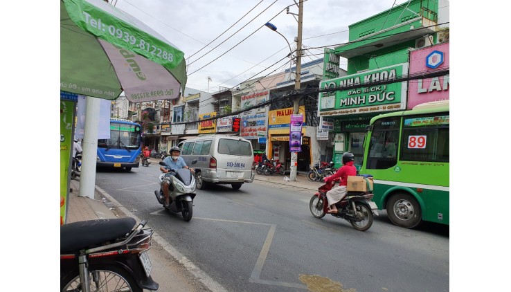 Cho thuê mặt bằng 176m2 mặt tiền đường Tô Ngọc Vân Linh Tây