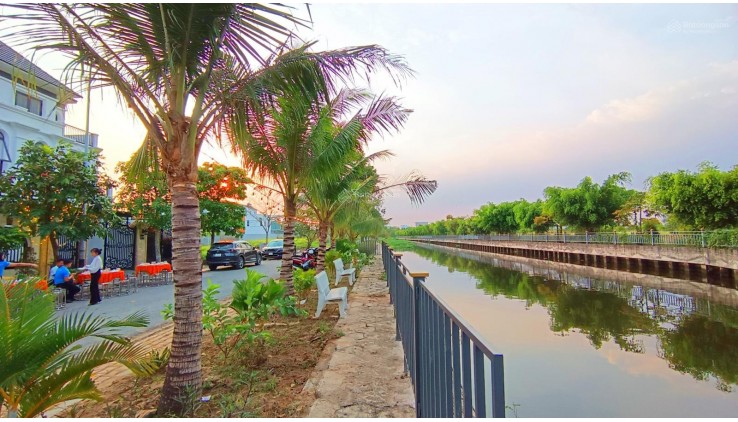Bán lô đất đối diện công viên sau lưng chợ đầu mới thủ đức, gần ngã tư bình phước