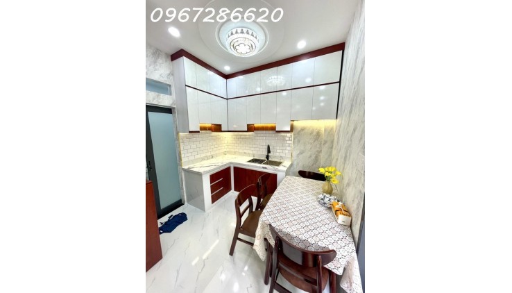 Bán nhà Nguyễn Văn Khối, 4x9m, full nội thất cao cấp, giá nhỉnh 3.x tỷ