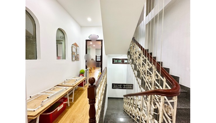 Bán nhà Bình Thạnh, 150m2, 3 tầng, nhỉnh 16 tỷ.