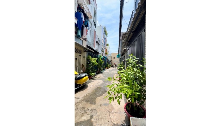 Bán nhà HXH Đường B3, Tân Thạnh, Tân Phú, DT 37m2 (4 x 9) x 2 tầng, Chỉ 4.34 Tỷ TL