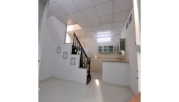 Bán nhà Ni Sư Huỳnh Liên, P10, Tân Bình, DT 19m2 - 4 x 5 - 2 tầng, Giá 2.1 tỷ TL.