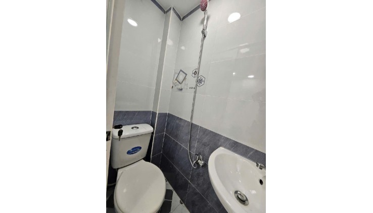 CẦN RA GẤP NHÀ SHR HOÀN CÔNG NGAY TT HÀNH CHÍNH QUẬN 8 .

 PHẠM THẾ HIỂN , 3 TẦNG , GIÁ  820TR , PHƯỜNG 5 , QUẬN 8