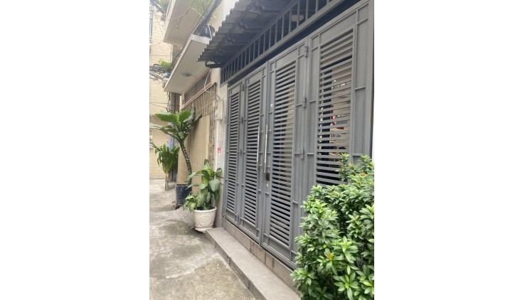 *Quận 5-Bán Nhà Hẻm thông-Ôtô Tận Cửa Ngay Trần Bình Trọng-Trần Phú(4.5X14.5) 11Tỷ