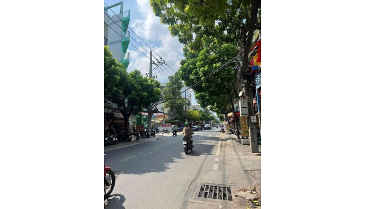 * Bán Nhà Mặt Tiền Trần Nhân Tôn QUẬN 10 GIÁP QUẬN 5(4.5*18) 5 Lầu 28 Tỷ TL