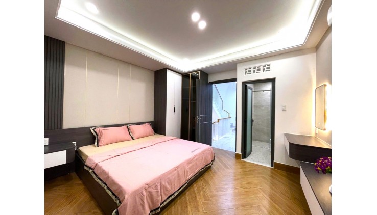 Bán nhà Nguyễn Tri Phương Quận 10,HXH (4x10) 3 tầng chỉ 6.2  tỷ.