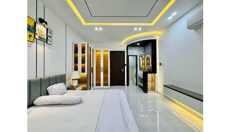 NHÀ ĐẸP THỦ ĐỨC - 105M2 - SÂN ĐỂ ÔTÔ 7 CHỖ - PHONG CÁCH HIỆN ĐẠI TRẺ TRUNG