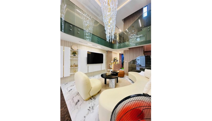 Khu VIP Thống Nhất, Phường 11. Nhà 6 Tầng Thang Máy, Nội Thất Cao Cấp hơn 2 tỷ,