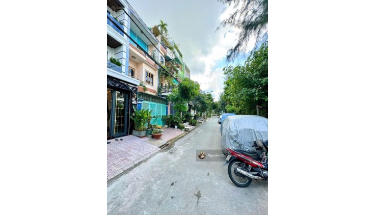 Đẳng Cấp KDC Quận 7,Nhà phố sát PMH - Vị trí ngay công viên - gara xe hơi DT 4m x 20m, 4 Tầng Mới XD