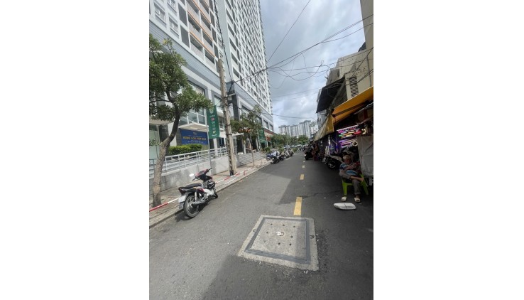 Q10 NGUYỄN KIM - SÁT MẶT TIỀN NHẬT TẢO - ĐI HẺM 777 3/2 HẺM LỚN - VỊ TRÍ KINH DOANH - 32.4m2 - 3 TẦNG -