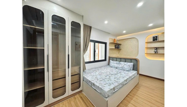 TRƯỜNG SA P.17 BÌNH THẠNH -Ngang gần 5m. NHÀ ĐẸP 4 TẦNG FULL NỘI THẤT - SÁT MẶT TIỀN - SỔ A4