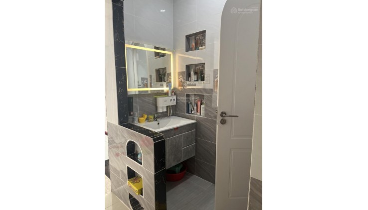 Bán nhà HXH đậu cửa PhúTrung Q.T.Phú 2 tầng 2PN 58m2, gần chợ, nhỉnh 5 tỷ