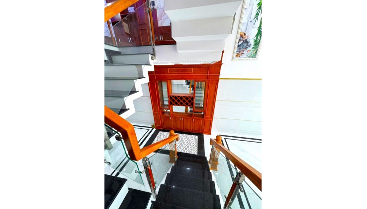 Bán nhà Đường Lê Hồng Phong, Quận 10 (4x11, 4 tầng) HXH chỉ 6.4 tỷ