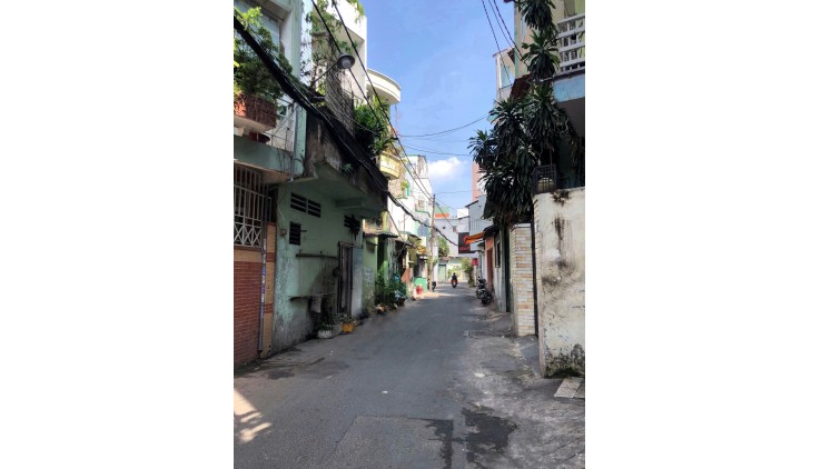 Bán nhà hẻm xe hơi đường Lạc Long Quân (Đặc biệt nhà ngang 4,55m , tường riêng), Giá là 12 tỷ