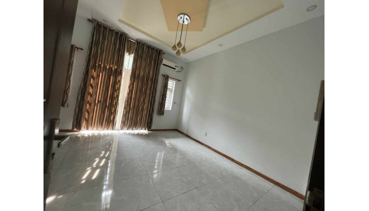 Nhà HXH Âu Cơ thông,Q.Tân Phú giáp Khuông Việt 4PN 3WC ST 41M2 CHỈ 5TỶx