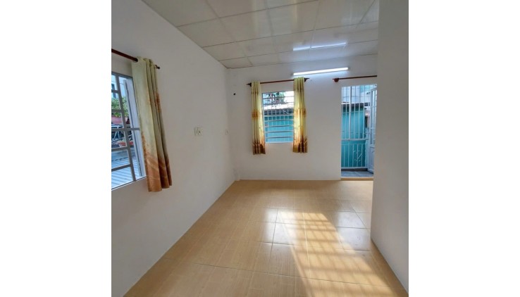 Bán nhà Ni Sư Huỳnh Liên, P10, Tân Bình, DT 19m2 - 4 x 5 - 2 tầng, Giá 2.1 tỷ TL.
