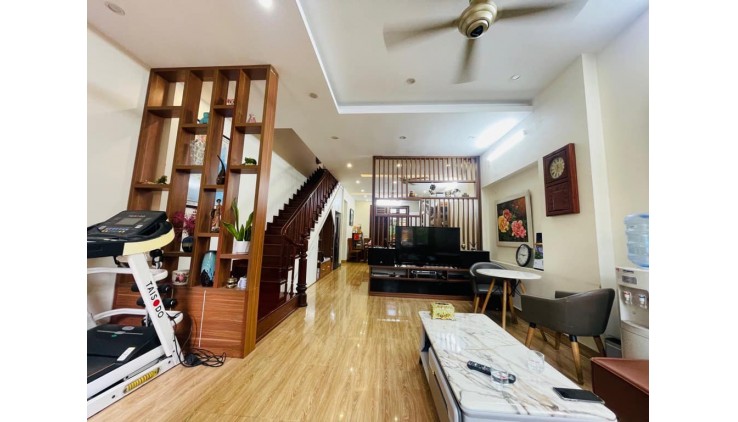 Nhà MT Kinh doanh gần Nguyễn Thị Định, 5x20 , 2 tầng, 3 PN