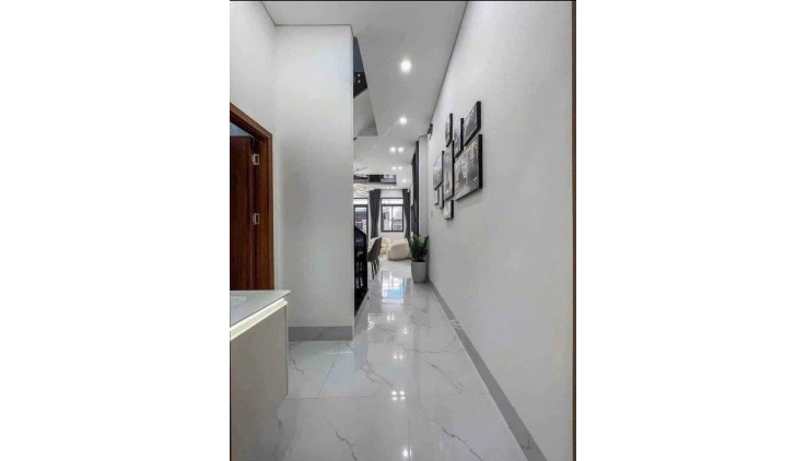 ANH CHỊ TÌM NHÀ ĐỪNG HAM RẺ NỮA KHÔNG CÓ NHÀ MẤY TRĂM ĐÂU, NHÀ EM BÁN CHÍNH CHỦ GIẤY TỜ RIÊNG TỶ HƠN MÀ KHÔNG AI MUA NÈ, CÒN BỚT NỮA QUAN TÂM GỌI EM