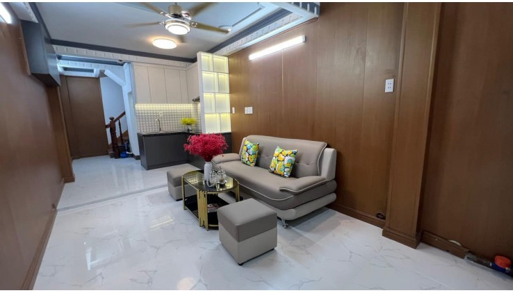 Bán nhà Đẹp mới Nguyễn Tiểu La Q10 - 3.1 x 9,- 3 lầu giá chỉ 6 tỷ