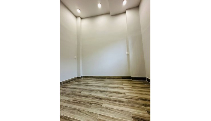 Bán Nhà Lê Thị Bạch Cát Phường 11 Quận 11.