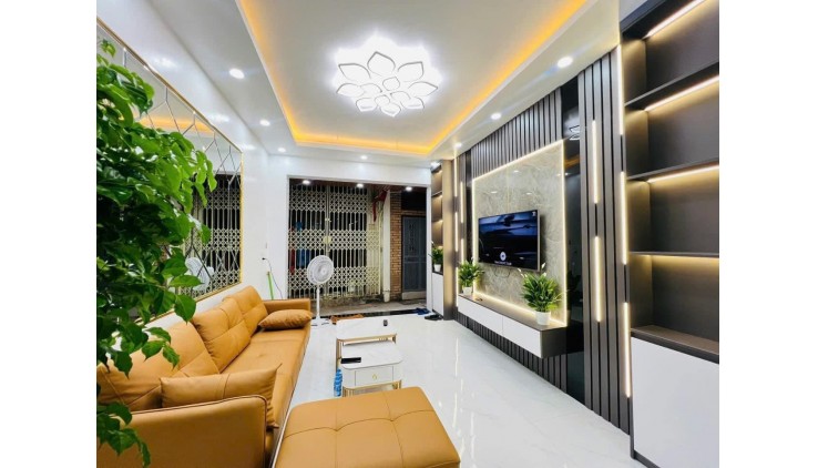 Nhà HXH 3 tầng gần Nguyễn Duy Trinh, 52m2, 3 tầng , 3PN , Hoàn công