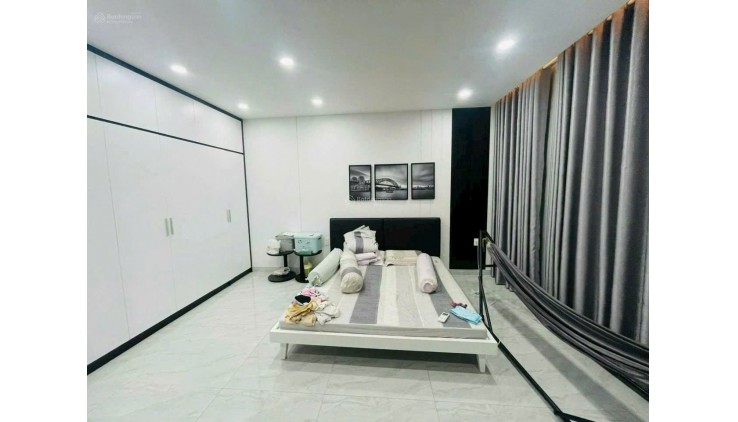 Nhà MT Kinh doanh Q2 gần Nguyễn Duy Trinh, 74m2, 3 tầng , ngang 4.5m,4 PN,ko QH