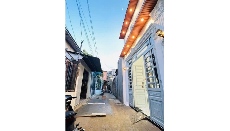 Nhà gần Ngã Tư Hàng Xanh, P.15 ,HXH,2 tầng,81m2,4.1x18,nở hậu