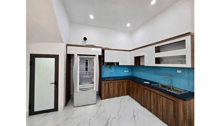 Nhà 3 tầng Bình Trưng Tây, HXH, 72m2 , 4 PN ,PL chuẩn