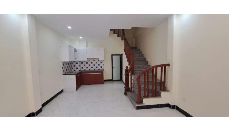 Nhà Hoàng Hoa Thám, P.5 ,39m2, HXH,2 tầng , 3 PN, Hoàn công