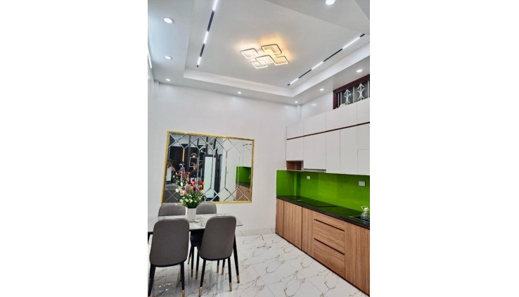 Nhà đẹp Nguyễn Thượng Hiền, P.5, HXH , 3 PN , full nội thất, sổ vuông