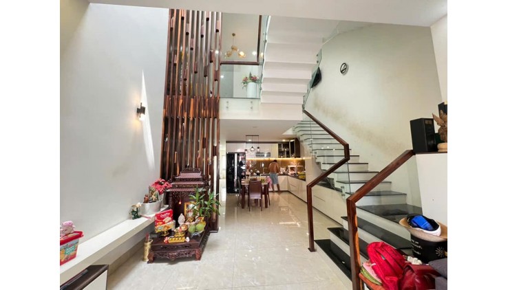 Nhà đẹp Hoàng Hoa Thám,p6, Bình Thạnh,80m2sd, HXH , 3 PN , full nội thất