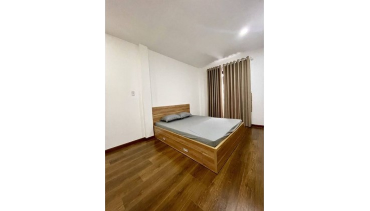 Đường Nguyễn Chí Thanh Quận 10 Phường 2.