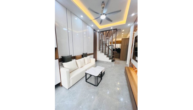 Nhà đẹp Hoàng Hoa Thám,p6, Bình Thạnh,35m2,2 tầng, HXH , 2 PN , full nội thất