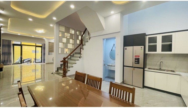 Nhà đẹp P.24, BT , gần Ngã Tư Hàng Xanh, 46m2, 2 tầng , DÒNG TIỀN