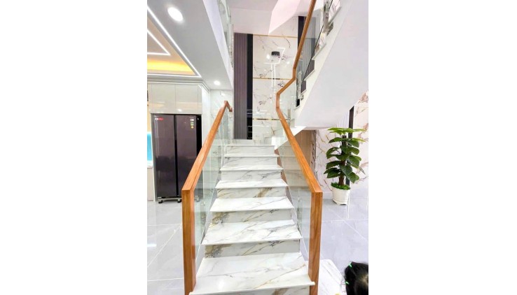 Nhà Nguyễn Thượng Hiền, P.6,2 tầng,HXH,38m2,2 PN,HC, chỉ 4.x