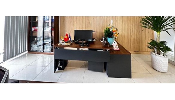 Quận 2 ( TP Thủ Đức ) ! Chuyển VP lớn hơn Cần sang lại Mặt Bằng VP nguyên sàn 80 m2 hoặc Pass lại nội thất Vp Mới Đẹp, Tel : 0335732913 ( Chính