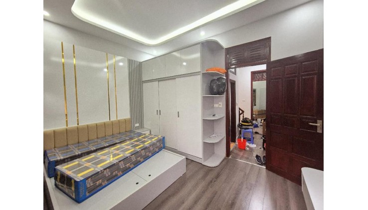 Nhà Nguyễn Cửu Vân ,P.17,3 tầng,HXH,gần MT,thông ,30m2,2 PN