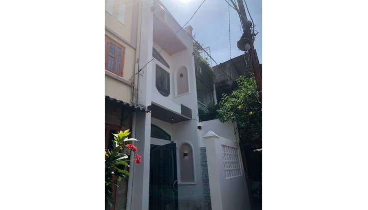 Đường Nguyên Hồng Quận Bình Thạnh Phường 11.