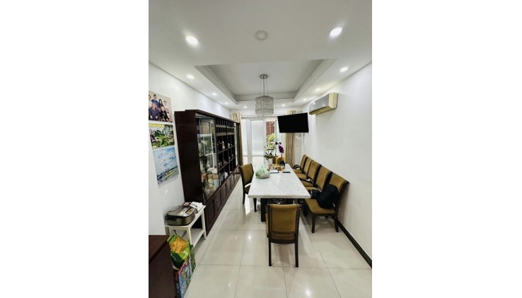 Đường Pham Ngọc Thạch Quận 3 Phường 6.