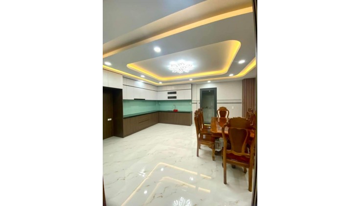 CẦN BÁN NHANH BIỆT THỰ 3 TẦNG MÁI THÁI 80M2, 6X16 CHỈ 5.5 TỶ TL. TIẾT KẾ SANG TRỌNG, MẶT TIỀN NHÁNH THỚI TAM THÔN, GẦN CHỢ HÓC MÔN.