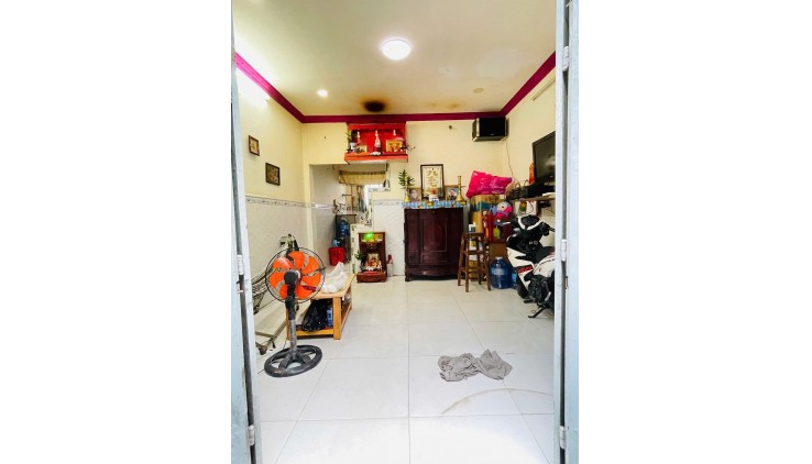 Nhà nát  P.7,PN, HXHsn ,49m2,  không QH, chưa đến 100tr/m2