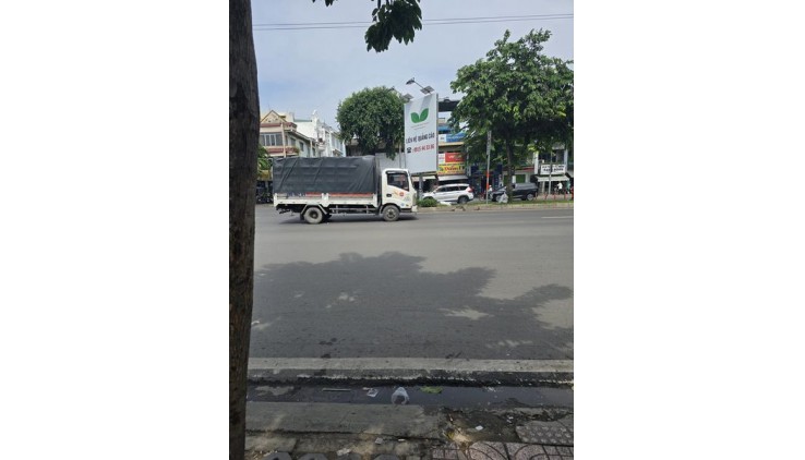 NGAY CHỢ BÌNH TRỊ ĐÔNG - BÁN NHÀ 2 TẦNG BTCT 5.2X11M HẺM XE HƠI TỚI NHÀ KHU VỰC SẦM UÂT CHỈ 4.7 TỶ