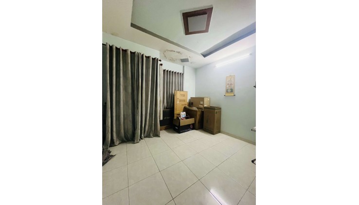 NHÀ 4 Tầng - hẻm XE HƠI Thông - Gần chợ  ĐÔNG QUANG - BÙI VĂN NGỮ. QUẬN 12 - CHỈ 4,35 tỷ.