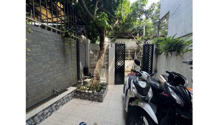 Đường Nguyễn Trung Trực Quận Bình Thạnh Phường 5.