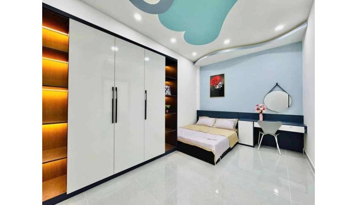 NHÀ PHỐ NGUYỄN TƯ GIẢN P12 GV BỀ NGANG 5M.