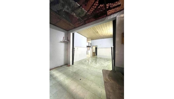 NHÀ C4 62M2 - NỞ HẬU - SÁT MẶT TIỀN KÊNH NƯỚC ĐEN - GIÁP TÂN PHÚ GIÁ NHỈNH 3 TỶ TL