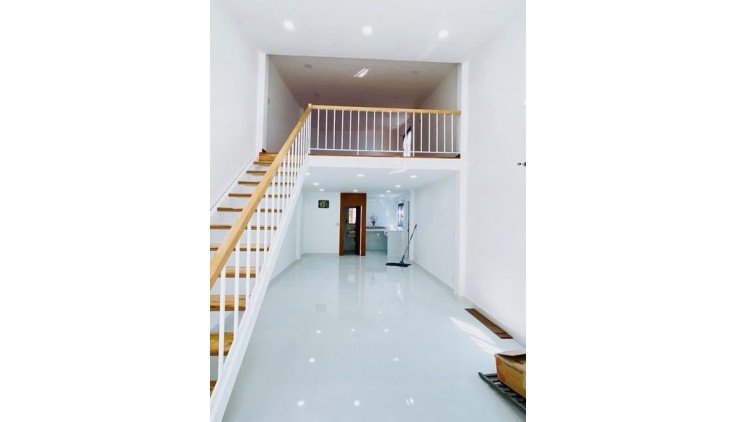TIN ĐƯỢC KHÔNG - NHÀ LÔ GÓC 2 MẶT TIỀN HXH - KHÔNG QHLG - GIÁP AEON TÂN PHÚ NHỈNH 4 TỶ